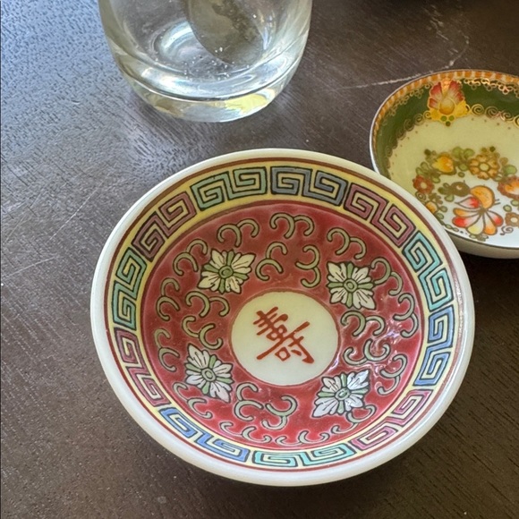 Bundle Trinkets - 6 items - tiny bowls, salt & pepper w/tray & glass jar aztec - Picture 2 of 7